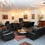 Royal 4*