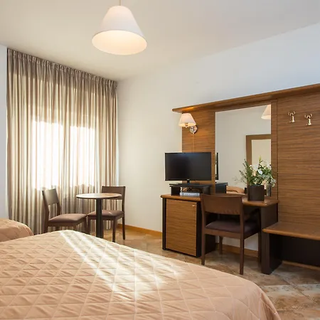 Royal 4* Cosenza