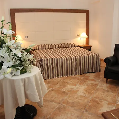 Royal 4*