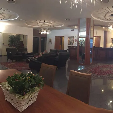 Royal Hotel