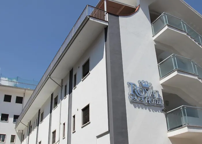 Royal 4*